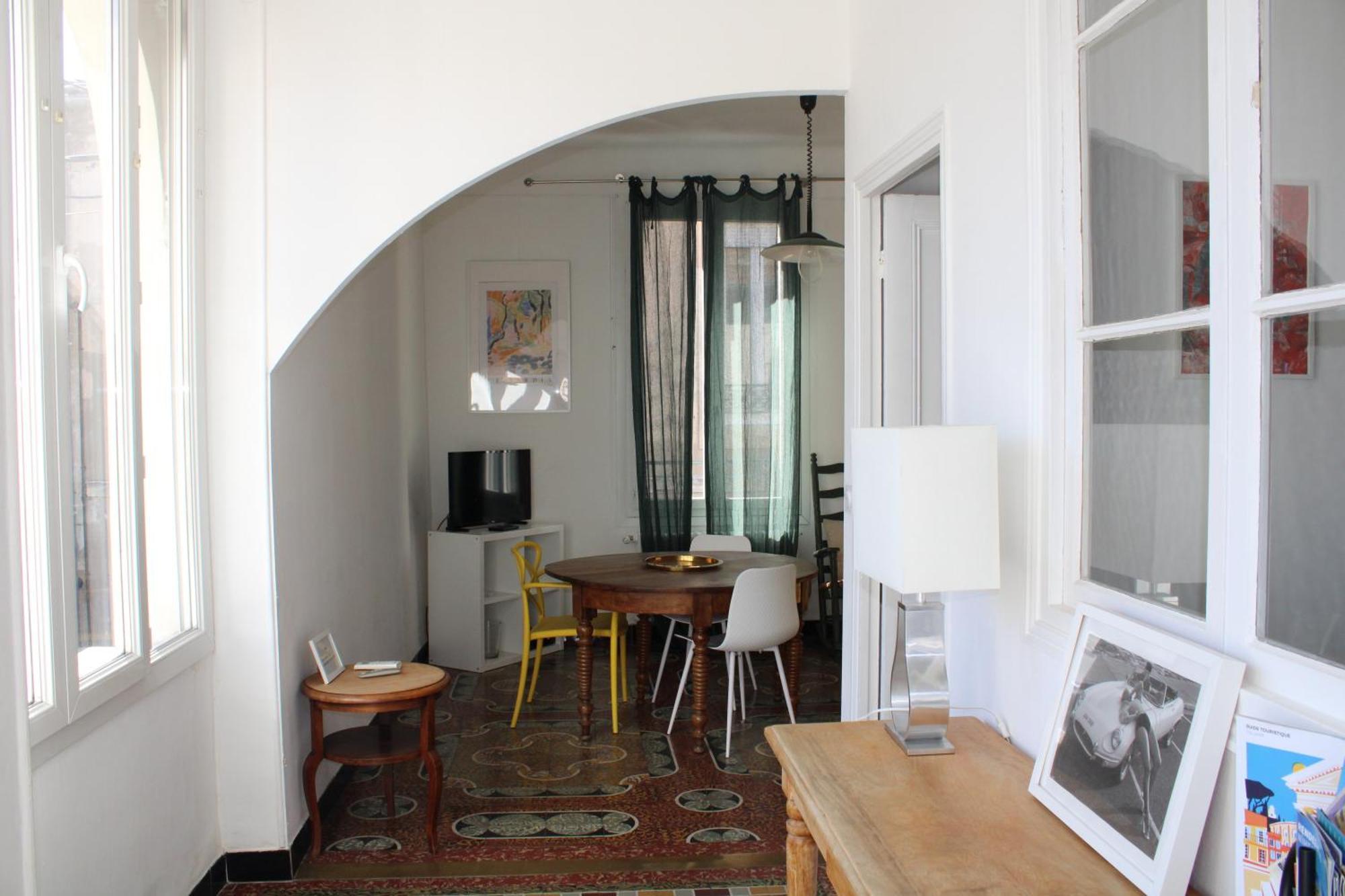 Superbe Appartement Avec Parking Sur Place Nîmes Eksteriør billede